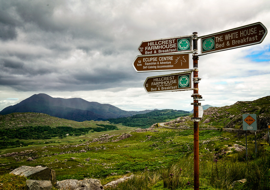 ring of kerry road signs